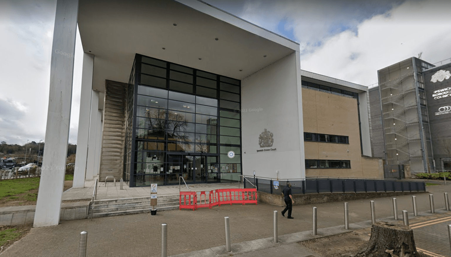 Father and son guilty of chasing thief with a 27-inch ninja sword and stabbing him to death