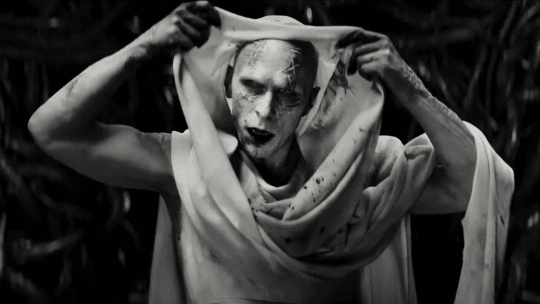 Marvels fans are convinced Christian Bale looks like Marilyn Manson in new Thor trailer Marvels fans are convinced Christian Bale looks like Marilyn Manson in new Thor trailer