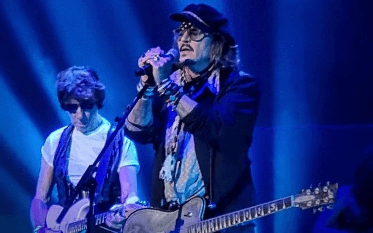 Johnny Depp gets ‘standing ovation’ as he plays second gig with Jeff Beck as verdict due Johnny Depp gets ‘standing ovation’ as he plays second gig with Jeff Beck as verdict due