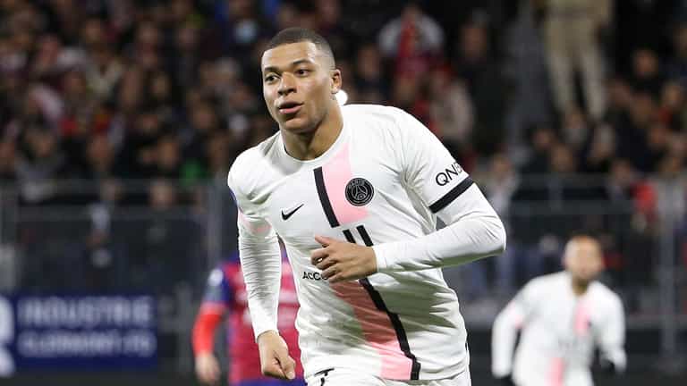 Kylian Mbappe signs new contract at PSG after months of speculation Kylian Mbappe signs new contract at PSG after months of speculation