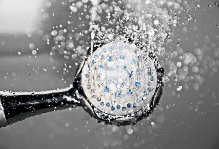 Doctor explains why you should never pee in the shower Doctor explains why you should never pee in the shower