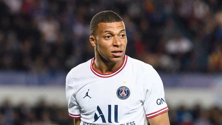 Kylian Mbappé reportedly agrees contract extension with PSG Kylian Mbappé reportedly agrees contract extension with PSG