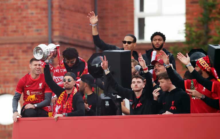 Scotland fans slam Andy Robertson for ‘boozing’ ahead of World Cup play off Scotland fans slam Andy Robertson for ‘boozing’ ahead of World Cup play off