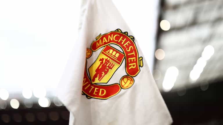 Manchester United players ‘pulled apart’ during training fight Manchester United players ‘pulled apart’ during training fight