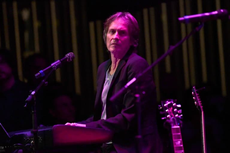 Former Fleetwood Mac’s Brett Tuggle dies from cancer aged 70 Former Fleetwood Mac’s Brett Tuggle dies from cancer aged 70