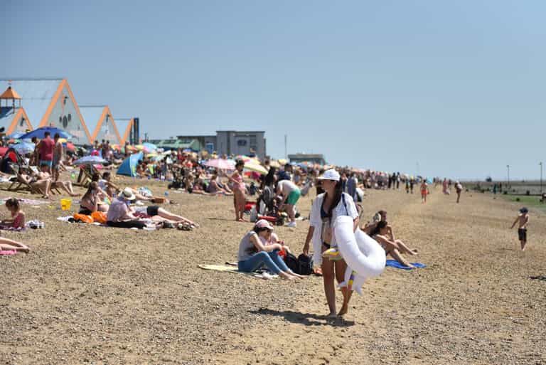 Brits set to enjoy four-day 24C heatwave this weekend Brits set to enjoy four-day 24C heatwave this weekend