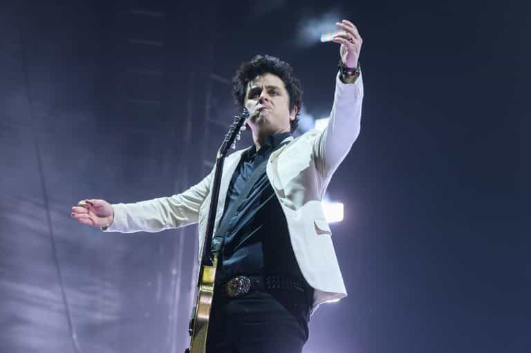 Green Day frontman ‘renouncing US citizenship’ over Roe v Wade ruling Green Day frontman ‘renouncing US citizenship’ over Roe v Wade ruling