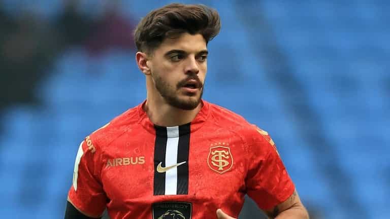 Romain Ntamack defended after social media backlash to changing room footage Romain Ntamack defended after social media backlash to changing room footage