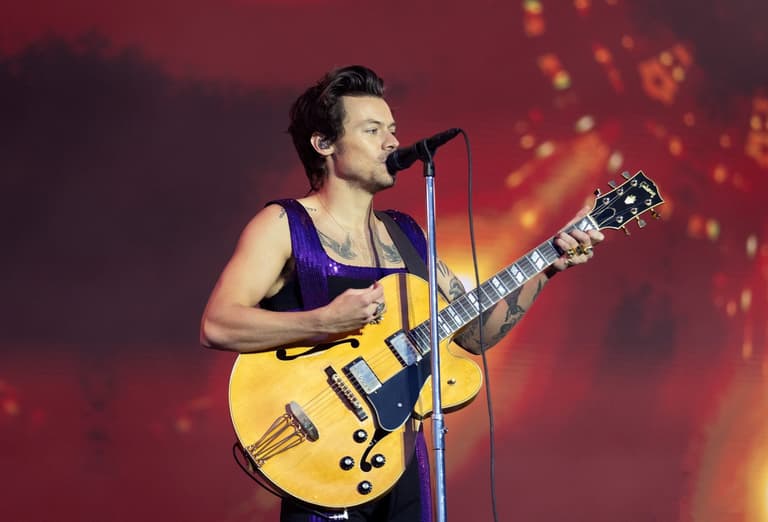 Harry Styles fans ‘traumatised’ as man plunges ‘head first’ from balcony during concert Harry Styles fans ‘traumatised’ as man plunges ‘head first’ from balcony during concert
