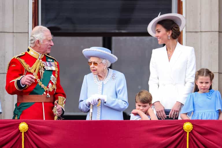 Buckingham Palace rejects Kim Kardashian’s pleas to attend Platinum Jubilee official party, report claims Buckingham Palace rejects Kim Kardashian’s pleas to attend Platinum Jubilee official party, report claims