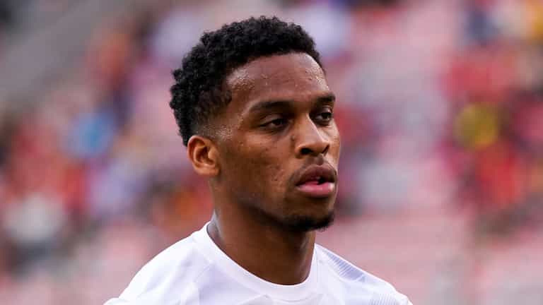Louis van Gaal tells Jurrien Timber it ‘is not so wise’ to consider Manchester United move Louis van Gaal tells Jurrien Timber it ‘is not so wise’ to consider Manchester United move
