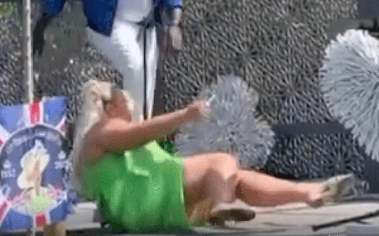 Fans react to hilarious moment Gemma Collins falls over at Jubilee Fans react to hilarious moment Gemma Collins falls over at Jubilee