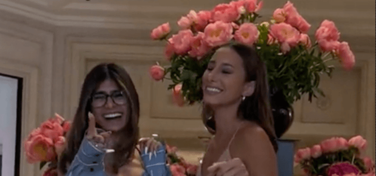 Guy buys wife present to grovel after recognising Mia Khalifa in their hotel Guy buys wife present to grovel after recognising Mia Khalifa in their hotel