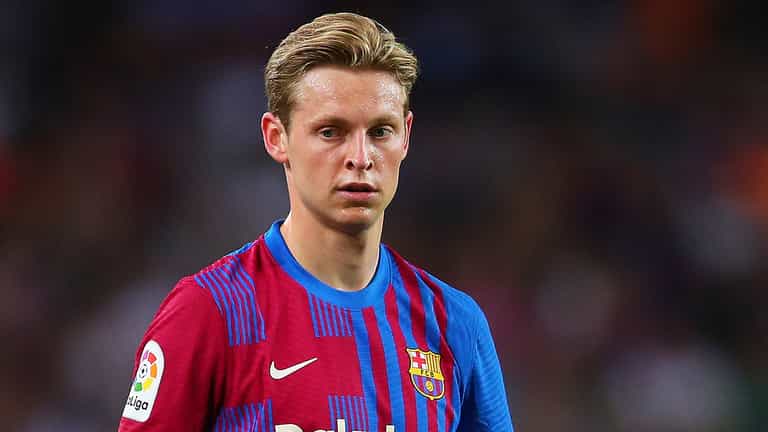 Frenkie de Jong ‘determined to stay’ at Barcelona, despite Man United agreement Frenkie de Jong ‘determined to stay’ at Barcelona, despite Man United agreement