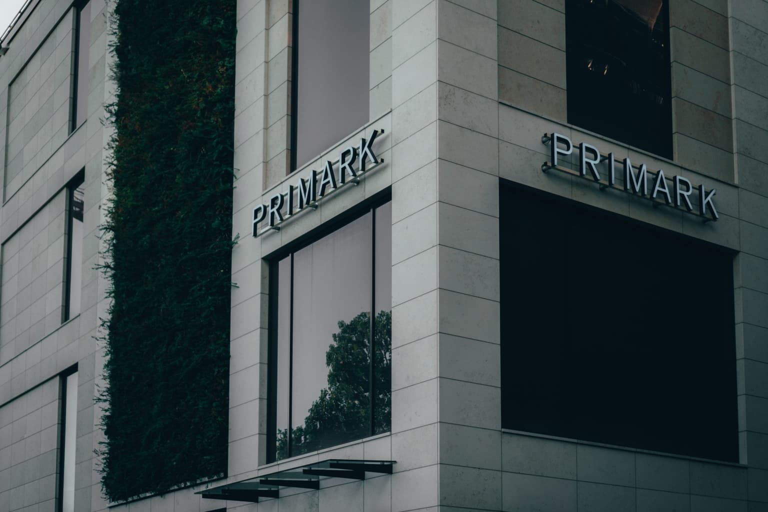 Horror as Primark shoppers witness two-week-old baby ‘fall from top of escalator’