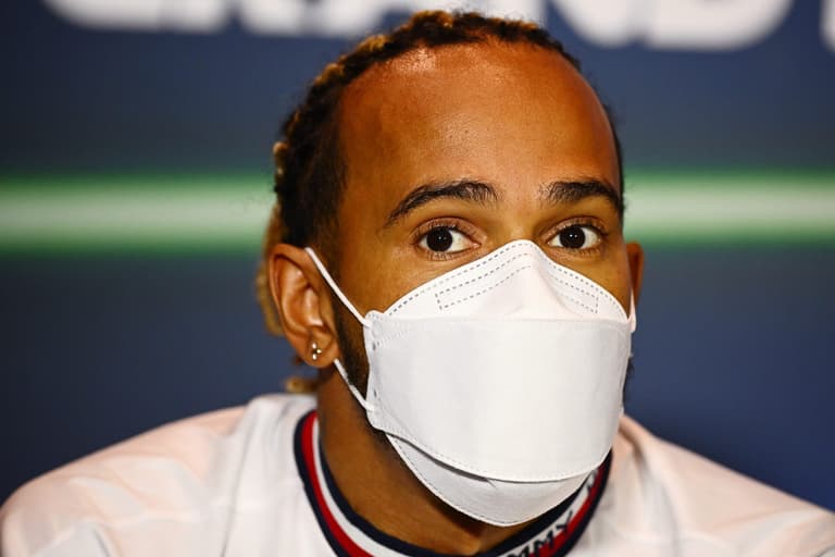 Nelson Piquet apologises to Lewis Hamilton for racial slur Nelson Piquet apologises to Lewis Hamilton for racial slur