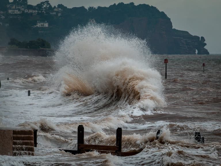 Brits set to face a week of thunderstorms and heavy rain following bank holiday sun Brits set to face a week of thunderstorms and heavy rain following bank holiday sun