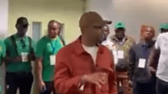 Samuel Eto’o hits out at Cameroon squad in passionate dressing room rant Samuel Eto’o hits out at Cameroon squad in passionate dressing room rant