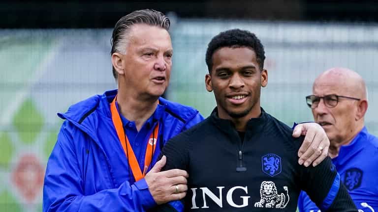 Louis van Gaal advice destroys Jurrien Timber’s Man United transfer Louis van Gaal advice destroys Jurrien Timber’s Man United transfer