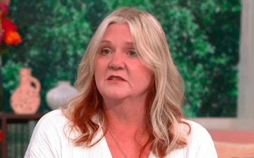 Woman conned out of £500,000 by scammer posing as Gerard Butler on Facebook Woman conned out of £500,000 by scammer posing as Gerard Butler on Facebook
