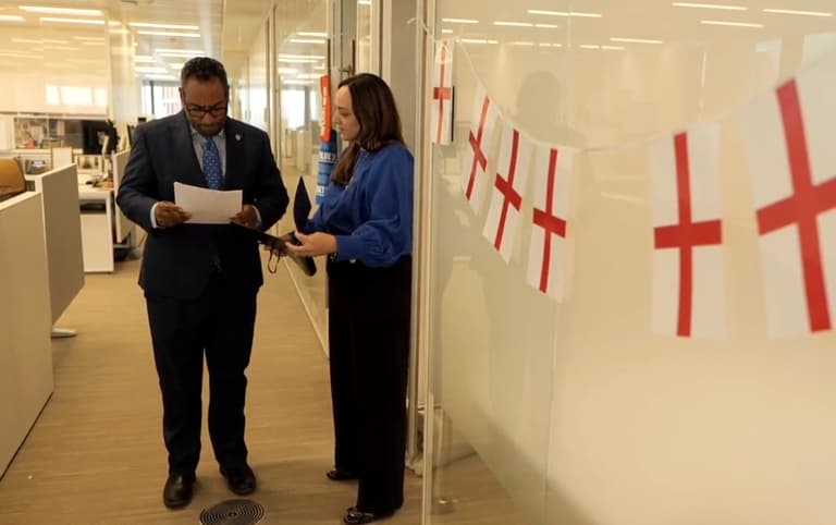 US diplomat rips up memorandum and performs a ‘Russo’ in superb Lionesses vid US diplomat rips up memorandum and performs a ‘Russo’ in superb Lionesses vid