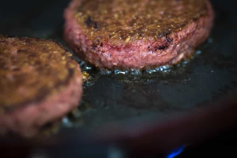France bans companies from using ‘steak’ and ‘sausage’ to describe vegetarian food France bans companies from using ‘steak’ and ‘sausage’ to describe vegetarian food