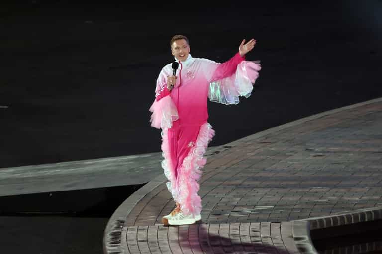 Joe Lycett roasts government at Commonwealth Games opening ceremony Joe Lycett roasts government at Commonwealth Games opening ceremony