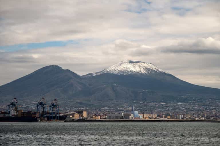 Tourist shows off painful injuries he got after falling into Mount Vesuvius whilst taking selfie Tourist shows off painful injuries he got after falling into Mount Vesuvius whilst taking selfie
