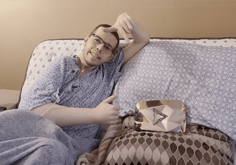 Technoblade: YouTuber announces his death, age 23, with ‘so long nerds’ video after cancer battle Technoblade: YouTuber announces his death, age 23, with ‘so long nerds’ video after cancer battle