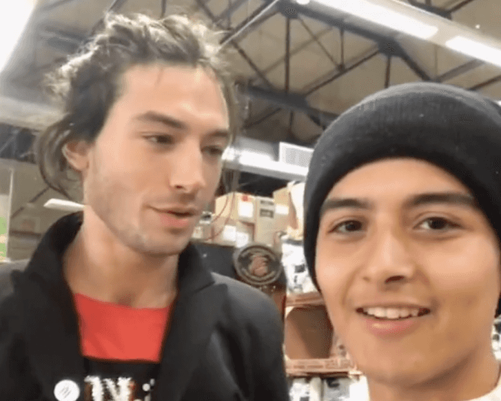 Bizarre moment Flash star Ezra Miller offers to ‘knock out’ store worker who wanted a selfie Bizarre moment Flash star Ezra Miller offers to ‘knock out’ store worker who wanted a selfie