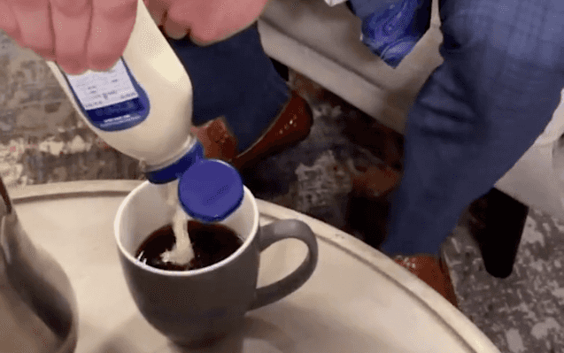 Famous quarterback seen pouring mayo in his coffee and people are horrified Famous quarterback seen pouring mayo in his coffee and people are horrified