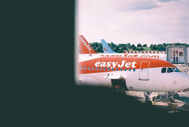 Moment fighter jet appears at the wing of easyJet flight after teen passenger ‘made bomb threat’ Moment fighter jet appears at the wing of easyJet flight after teen passenger ‘made bomb threat’