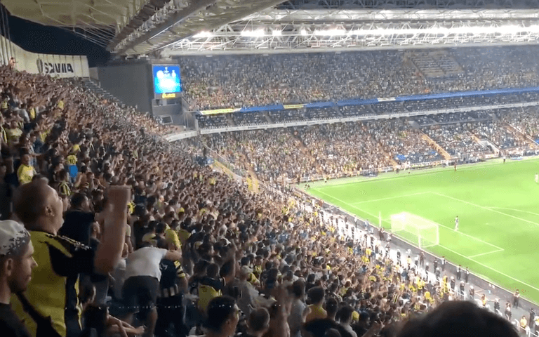 Fenerbahce fans condemned for chanting Putin’s name after conceding to Dynamo Kyiv Fenerbahce fans condemned for chanting Putin’s name after conceding to Dynamo Kyiv