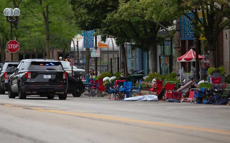 July 4 shooter: Chicago suspect fled the scene in women’s clothes and planned attack for weeks, police say July 4 shooter: Chicago suspect fled the scene in women’s clothes and planned attack for weeks, police say