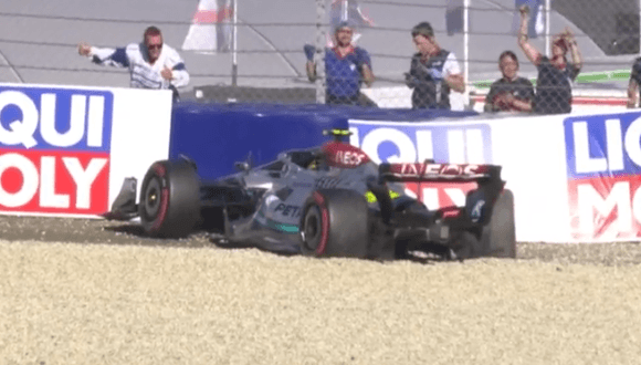 Red Bull fans cheer as Lewis Hamilton crashes during Austrian GP qualifying Red Bull fans cheer as Lewis Hamilton crashes during Austrian GP qualifying