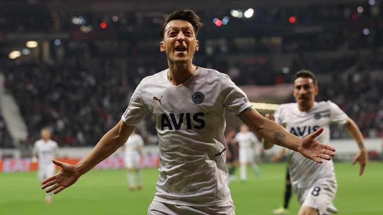 Mesut Özil’s contract at Fenerbahce ‘terminated’ after months of being frozen out Mesut Özil’s contract at Fenerbahce ‘terminated’ after months of being frozen out