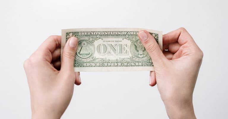 Woman nearly dies after picking up $1 note from the pavement Woman nearly dies after picking up $1 note from the pavement