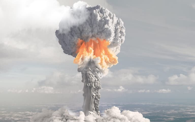 Experts predict five billion people will die if a nuclear war erupts between Russia and the US Experts predict five billion people will die if a nuclear war erupts between Russia and the US