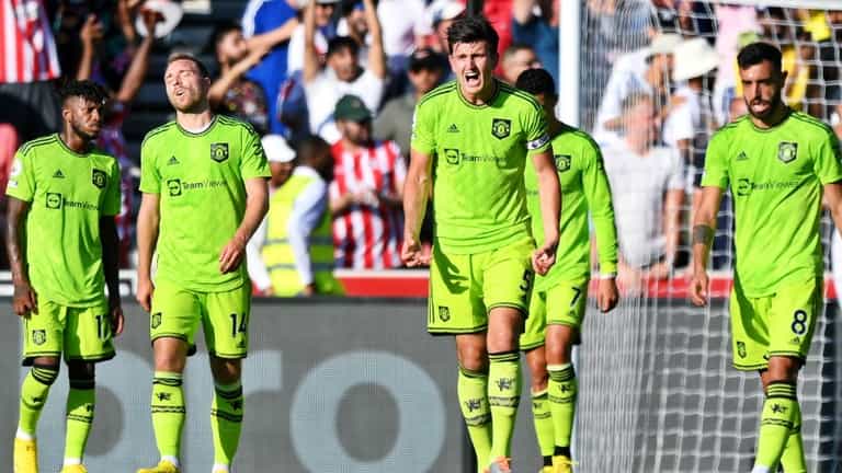 Jamie Carragher identifies three Man United players Erik ten Hag can’t rely on Jamie Carragher identifies three Man United players Erik ten Hag can’t rely on