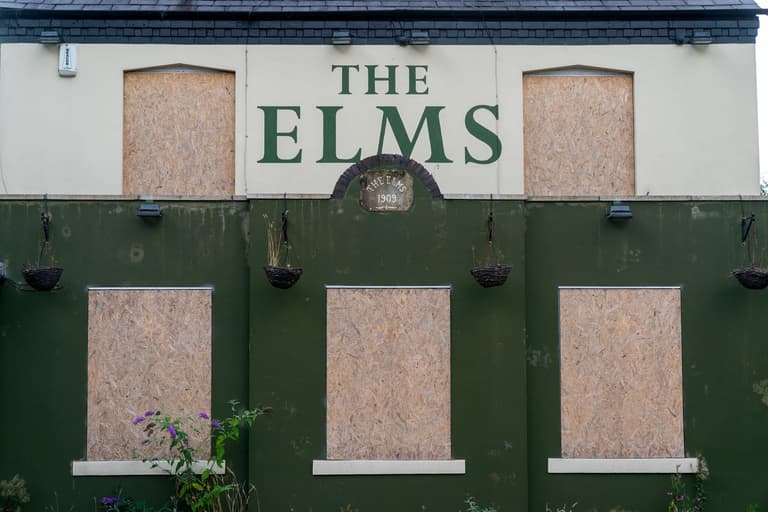 Landlords warn of mass pub closures ‘within months’ as energy bills make trade unsustainable Landlords warn of mass pub closures ‘within months’ as energy bills make trade unsustainable