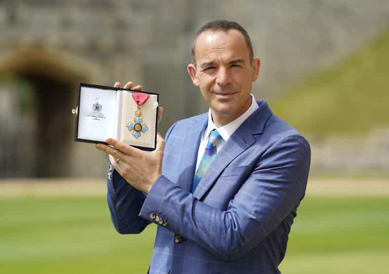 Martin Lewis issues warning after 100,000 people refuse to pay their energy bills Martin Lewis issues warning after 100,000 people refuse to pay their energy bills