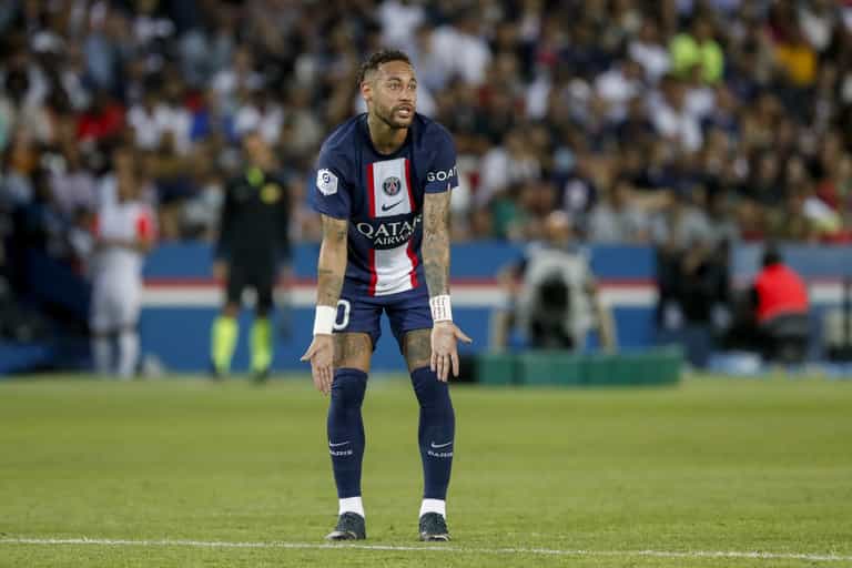 Neymar appears to like social media posts calling out Kylian Mbappé Neymar appears to like social media posts calling out Kylian Mbappé