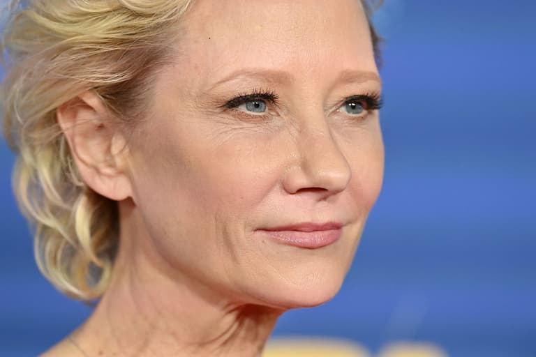 US actress Anne Heche is not expected to survive horror car crash, family say US actress Anne Heche is not expected to survive horror car crash, family say