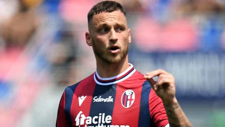 Manchester United make Marko Arnautovic enquiry as they plot £10m move Manchester United make Marko Arnautovic enquiry as they plot £10m move