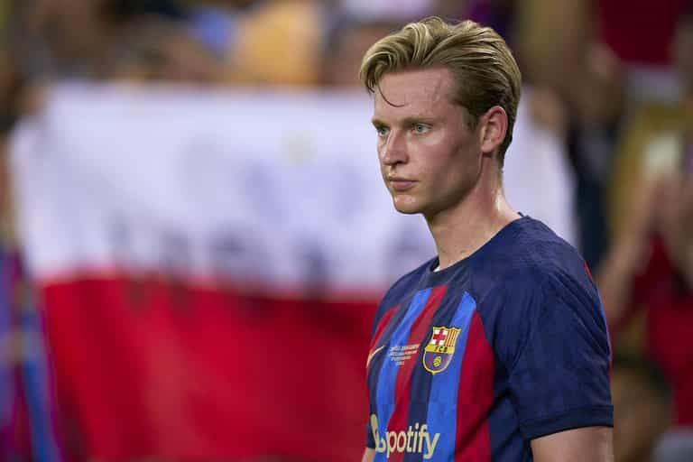 Angry Frenkie de Jong ‘tells Barcelona teammates he could join Man United’ Angry Frenkie de Jong ‘tells Barcelona teammates he could join Man United’