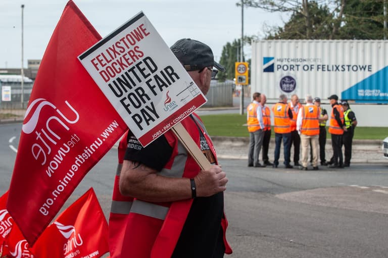 Questions over Failing Grayling’s bumper pay packet raised as Felixstowe workers walk out on strike Questions over Failing Grayling’s bumper pay packet raised as Felixstowe workers walk out on strike