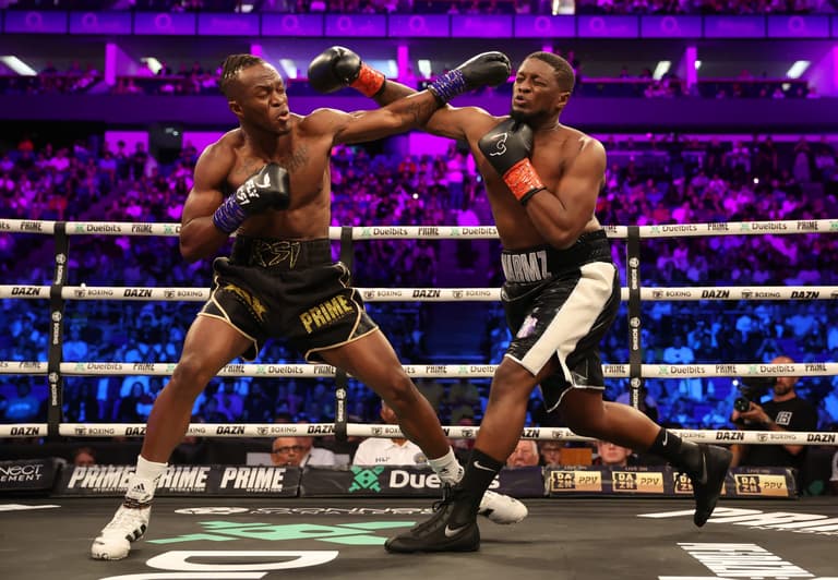 Nigel Farage belts out National Anthem more passionately than ever ahead of KSI fight Nigel Farage belts out National Anthem more passionately than ever ahead of KSI fight