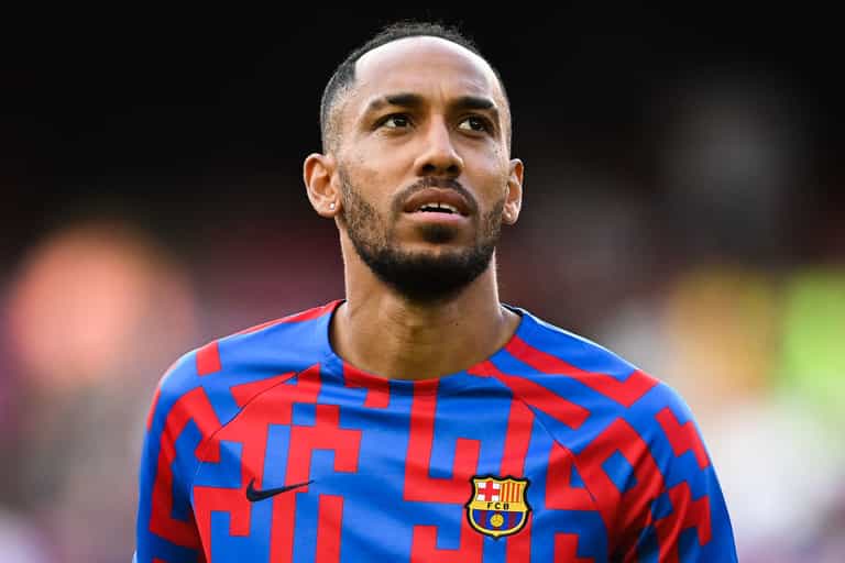 Pierre-Emerick Aubameyang ‘suffered broken jaw’ in violent home robbery Pierre-Emerick Aubameyang ‘suffered broken jaw’ in violent home robbery