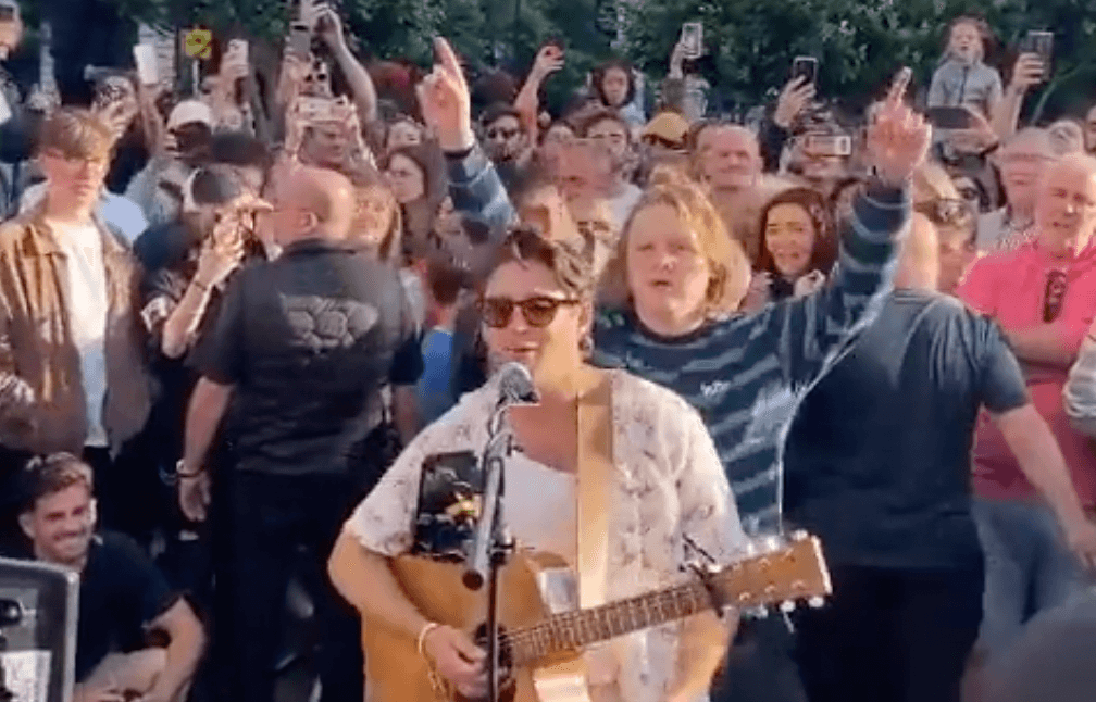 Niall Horan and Lewis Capaldi recorded busking on the streets of Dublin