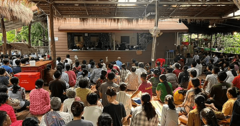 Thousands of people gather to witness the ‘end of the world’ after politician predicts ‘biblical’ floods Thousands of people gather to witness the ‘end of the world’ after politician predicts ‘biblical’ floods